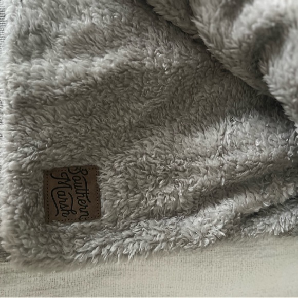 NWT - Southern Marsh, Southern Classics Cozy Sweatshirt - Picture 5 of 5